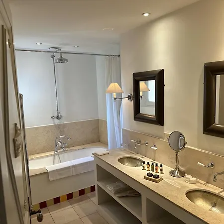 Pastis Hotel 4*