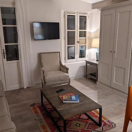 Pastis Hotel