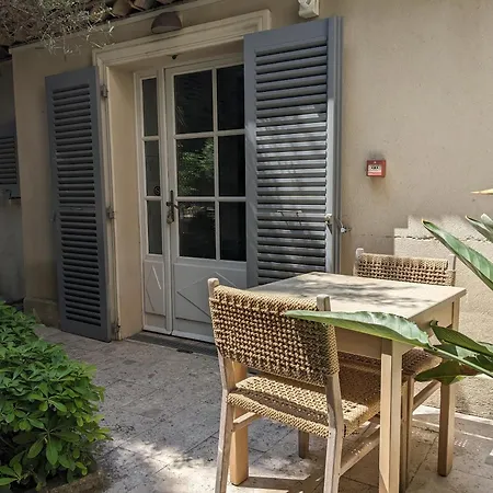 Pastis Hotel