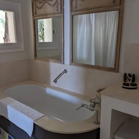 Pastis Hotel 4*